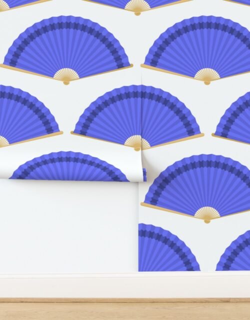 Jumbo Periwinkle Splayed Fans on White Wallpaper