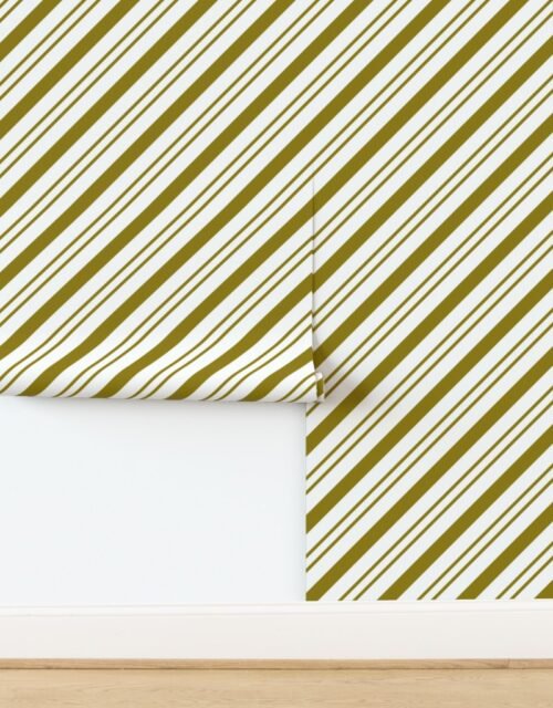 Classic Gold Diagonal Christmas Candy Stripes on White Background Wallpaper